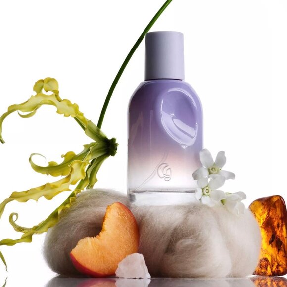 New Glossier You Fleur Travel Size Perfume: 0.27 oz / 8 mL - Picture 2 of 2